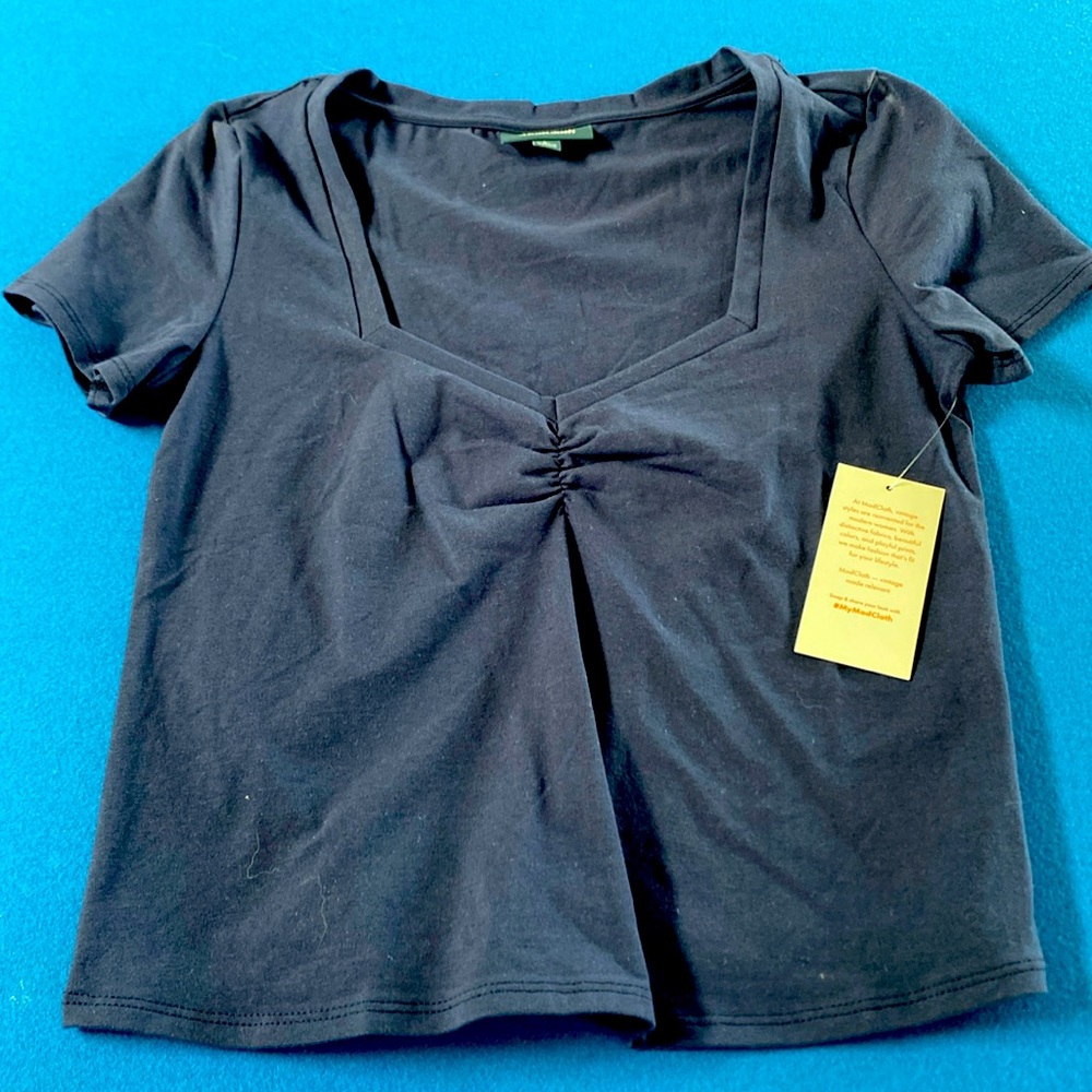 NWT ModCloth size L tee